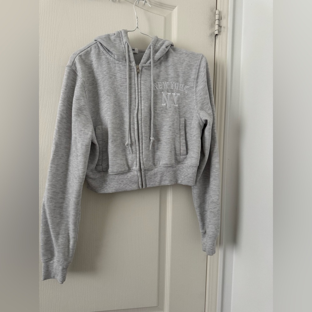 Refuge Light Gray Women's Cropped Hoodie